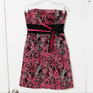Black and pink strapless dress